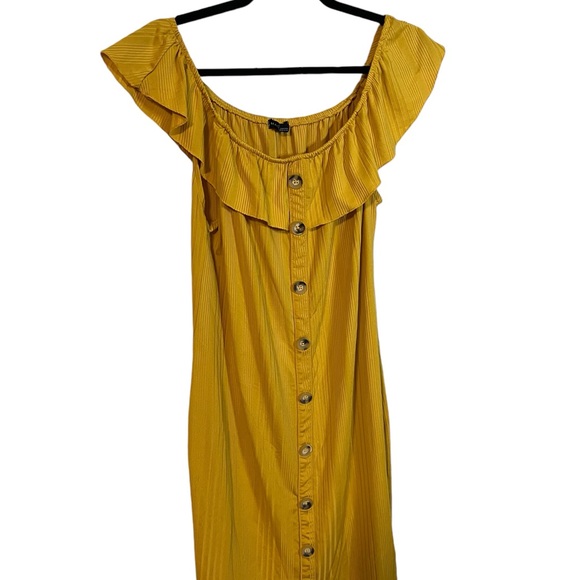 A mustard yellow dress in size extra large by Magazine - Picture 2 of 6